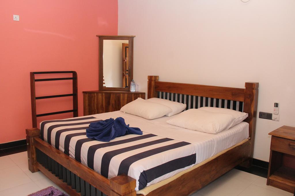 Eco Hotel Black & White - Anuradhapura Mihintale Dış mekan fotoğraf
